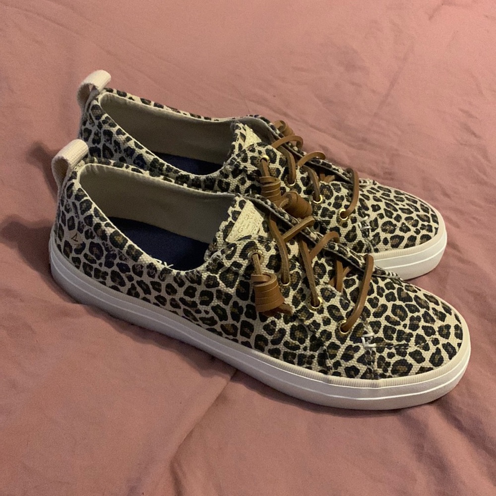 Animal print SPERRY lace up/slip on shoes.